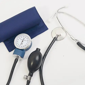 Wandge&iuml;ntegreerde anero&iuml;de bloeddrukmeter van het bureautype